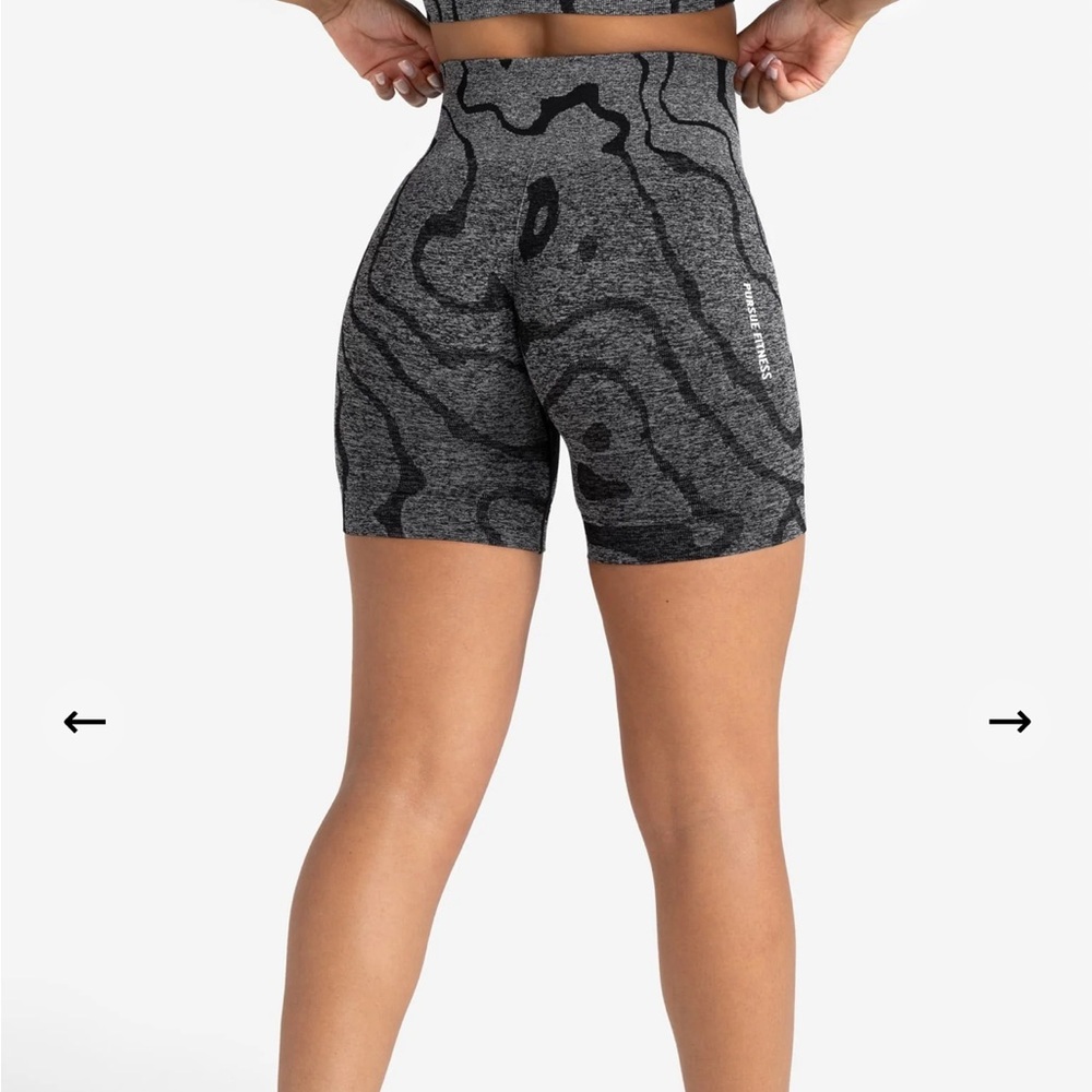 Pursue Fitness Sustainable Seamless Shorts
Black Size Medium